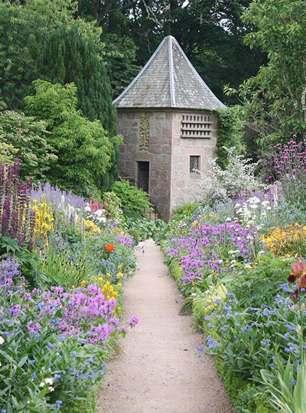 5 inspirational English gardens