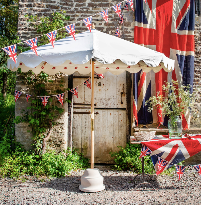 Big Iain 2 Octagonal Parasol with the union jack