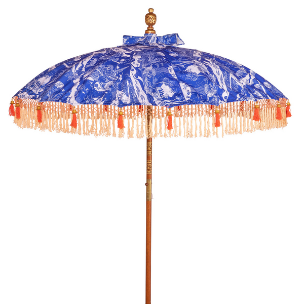 Willow Round Bamboo Parasol - Printed blue and white East London Parasol Company's story outside and white inside. Created in collaborated with V&A exhibited British artist Harriet Popham. This is a narrative design inspired by willow pattern and chinoiserie.